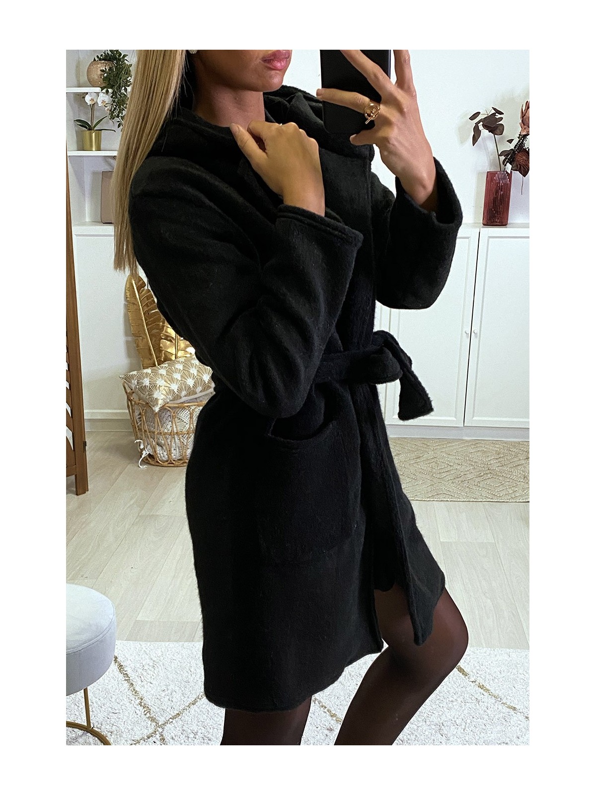 Veste dufteux en noir avec poches ceinture et capuche