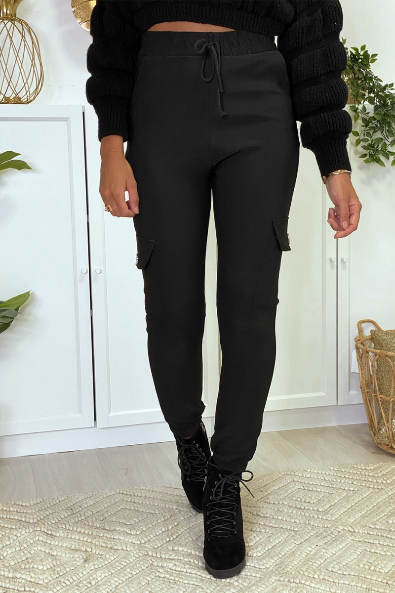 Pantalon jogging noir avec poches sur les côtés
