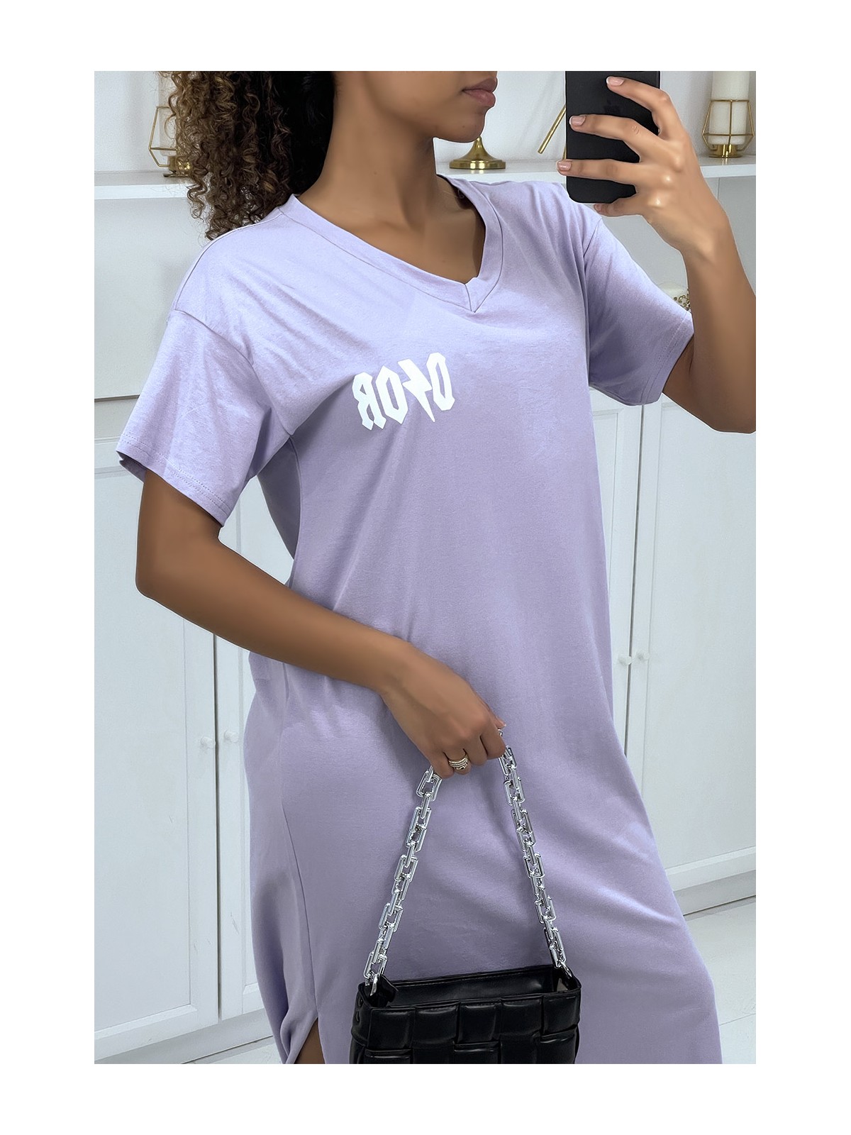 Robe T-shirt très longue col V lila avec écriture inspiration luxe - 2