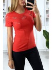 T-shirt rouge avec strass au buste - 3