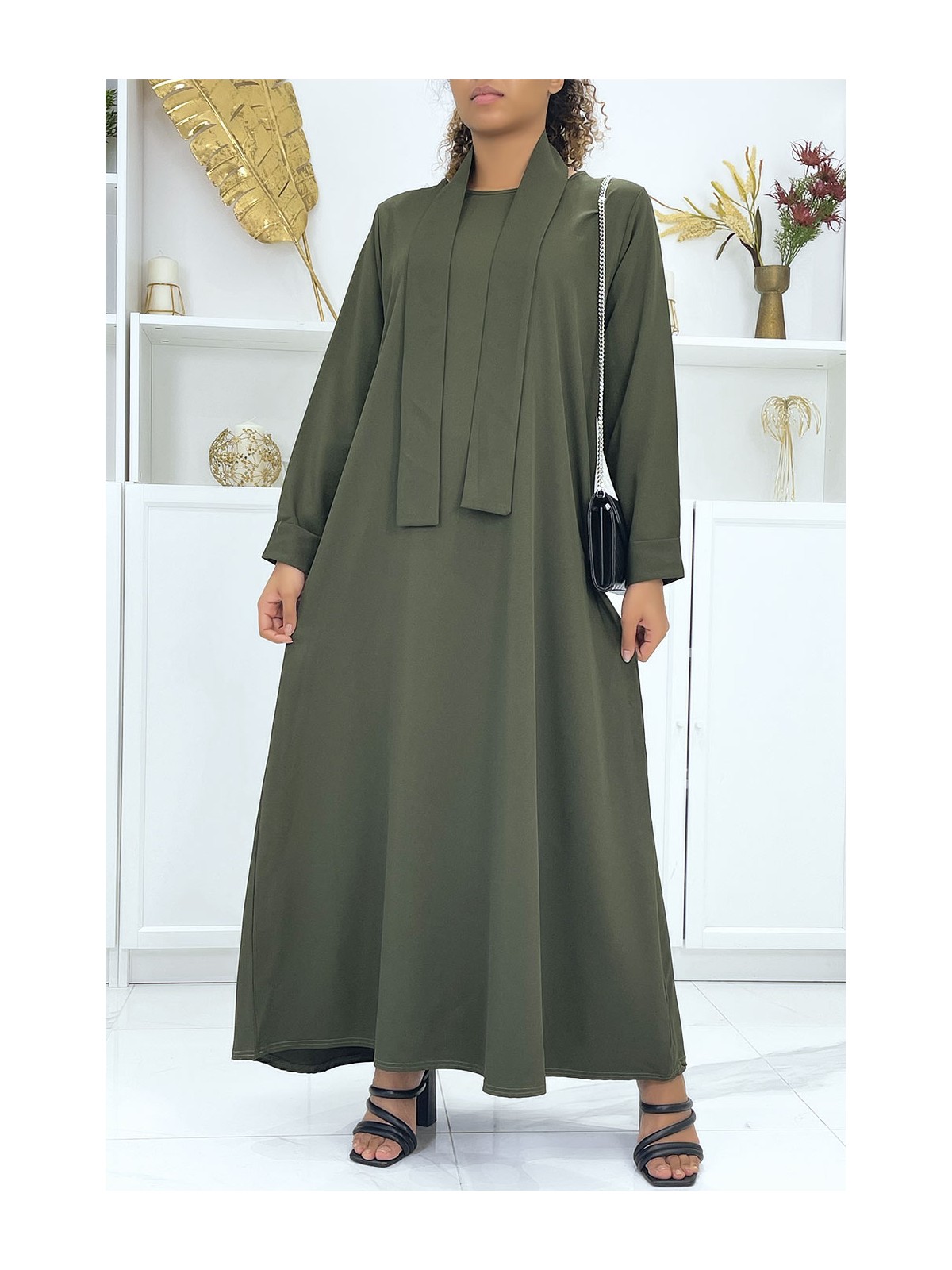 Longue abaya kaki avec poches et ceinture - 1