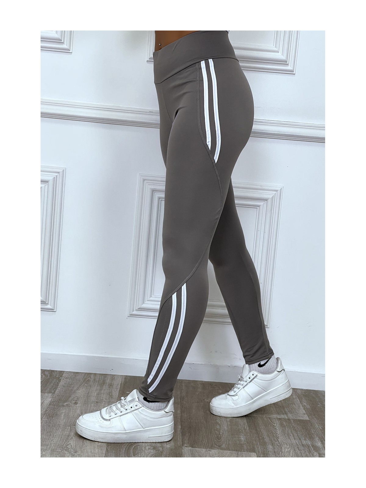 Legging fitness gris avec bandes blanches - 2