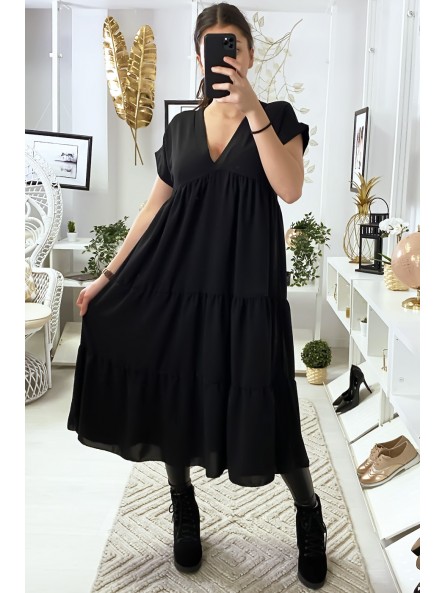 Longue robe tunique col V à volant en noir - 1