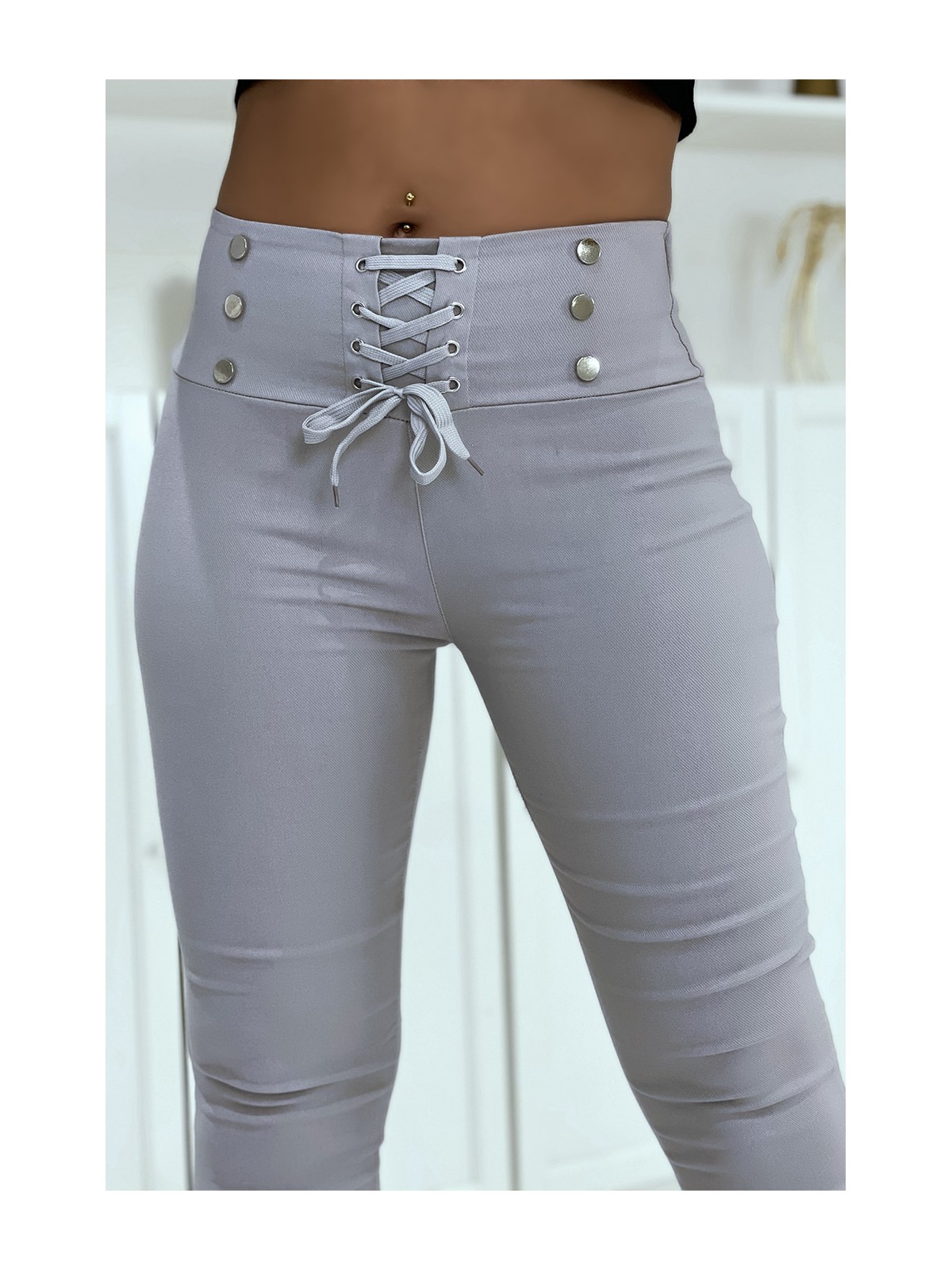 Pantalon strech gris avec lacet et boutons - 7