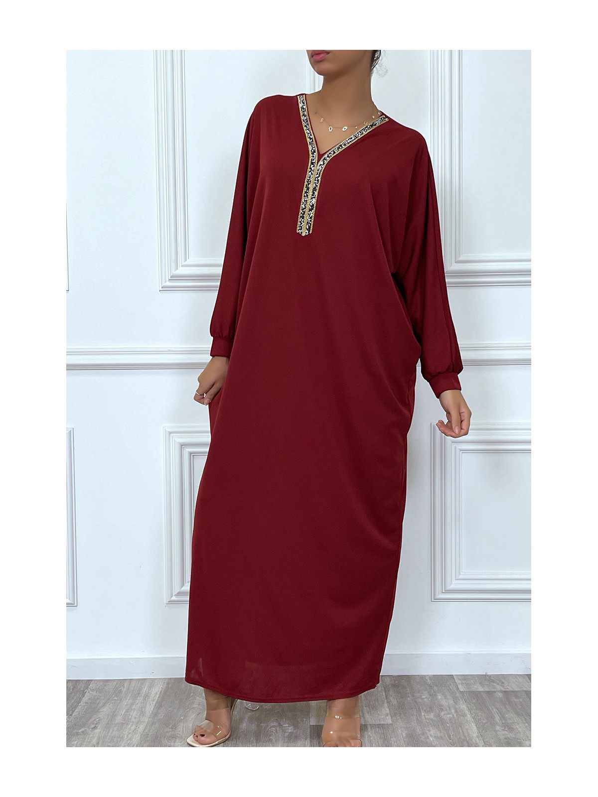 Abaya bordeaux à encolure de strass et manches longues - 4