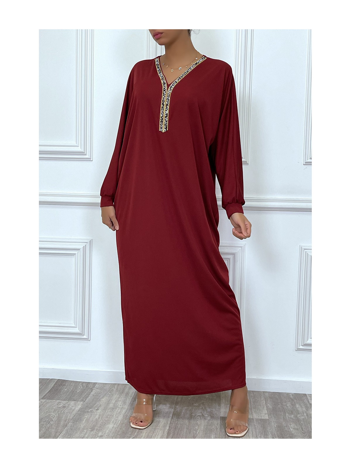 Abaya bordeaux à encolure de strass et manches longues - 5