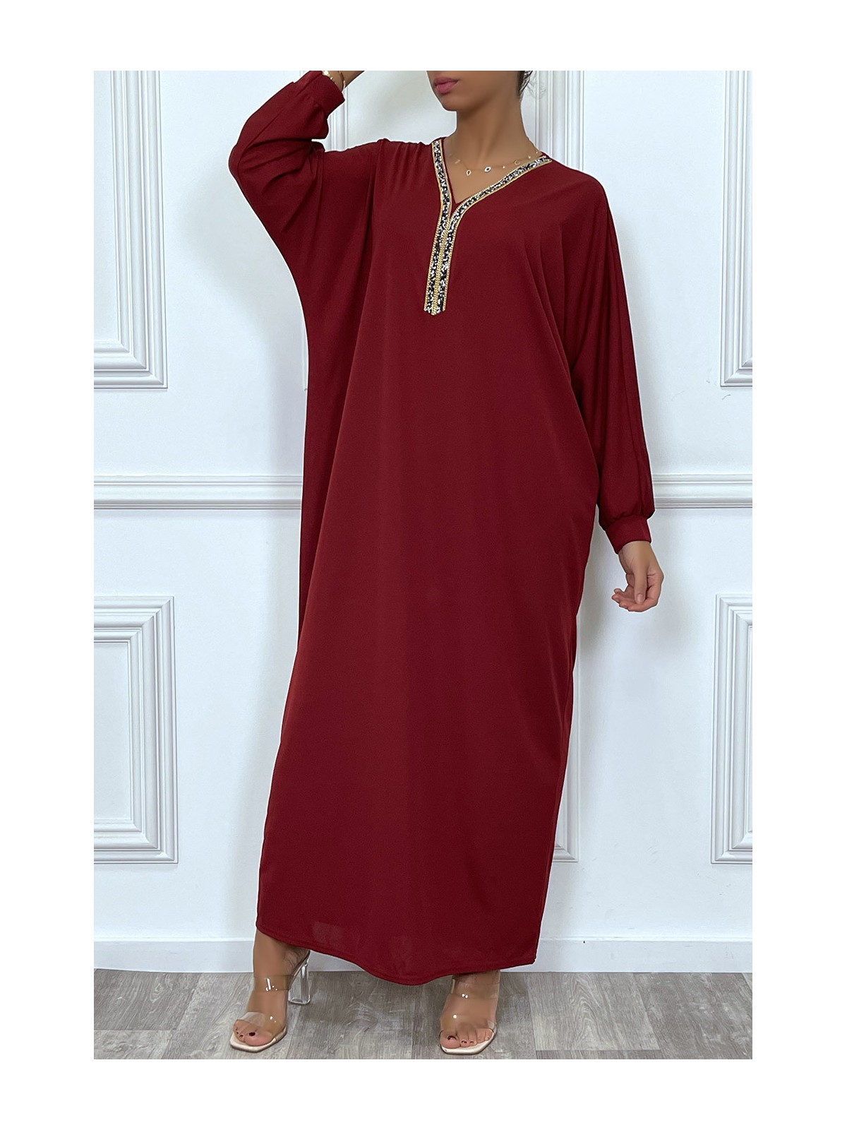 Abaya bordeaux à encolure de strass et manches longues - 6