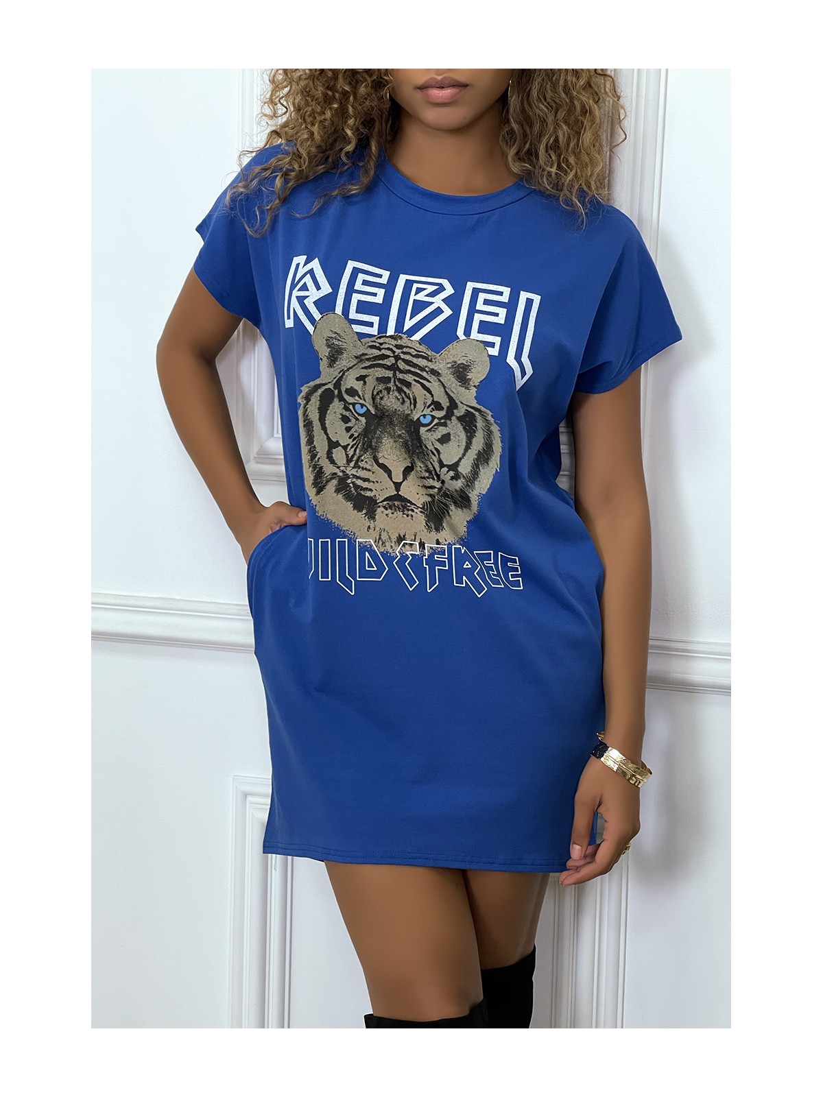 Robe t-shirt royal avec poches et écriture REBEL avec dessin de lion - 3