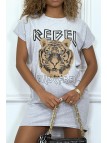 Robe t-shirt gris avec poches et écriture REBEL avec dessin de lion - 2