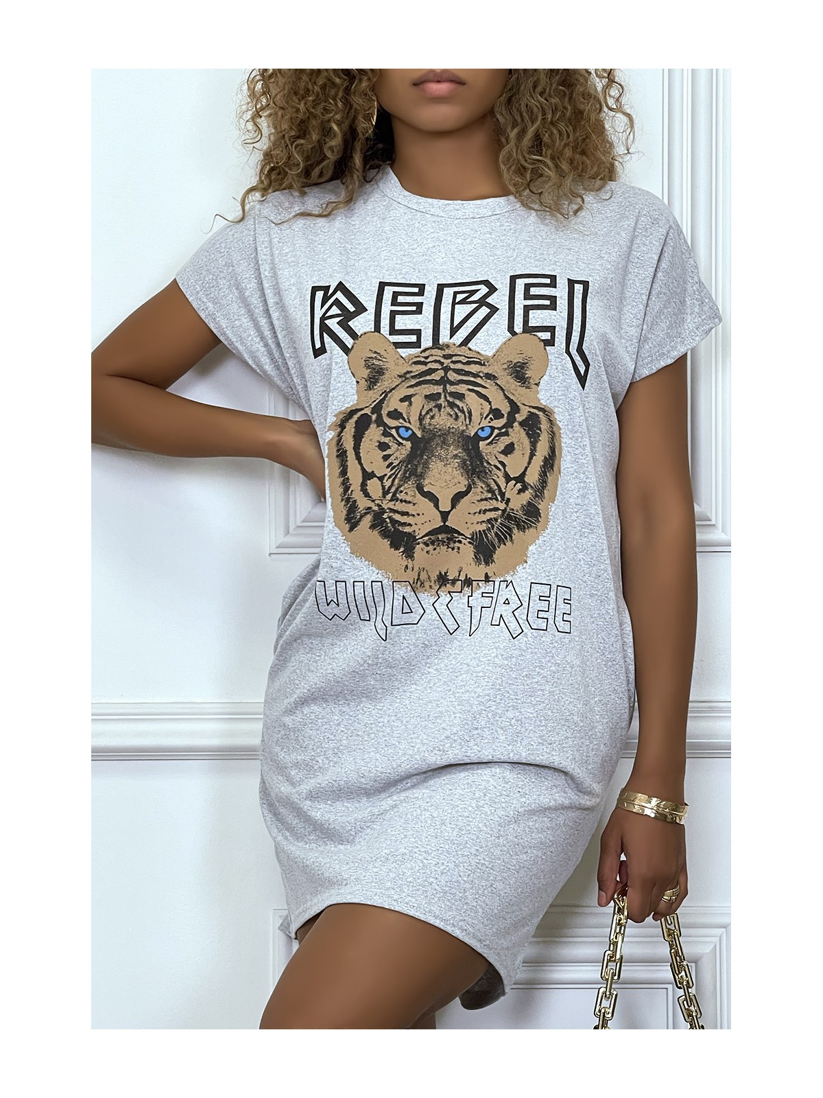 Robe t-shirt gris avec poches et écriture REBEL avec dessin de lion - 4