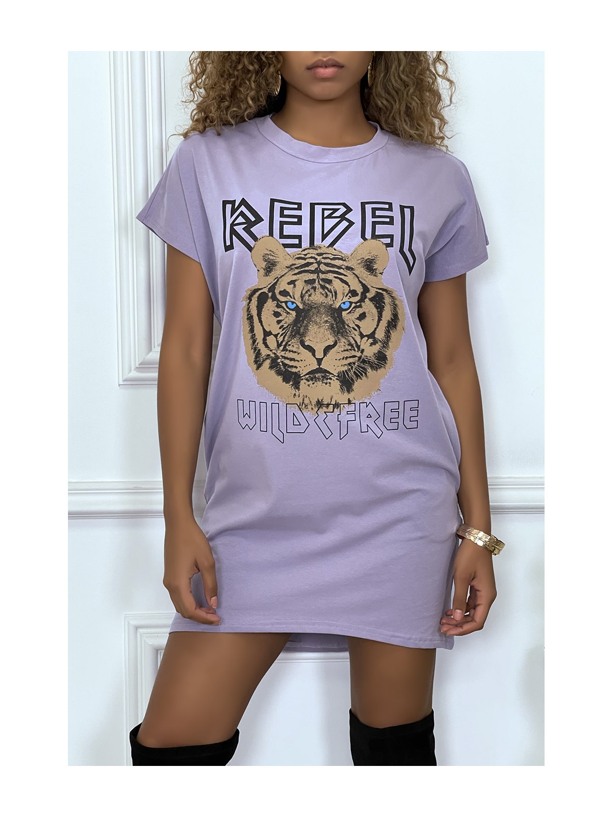 Robe t-shirt lila avec poches et écriture REBEL avec dessin de lion - 3