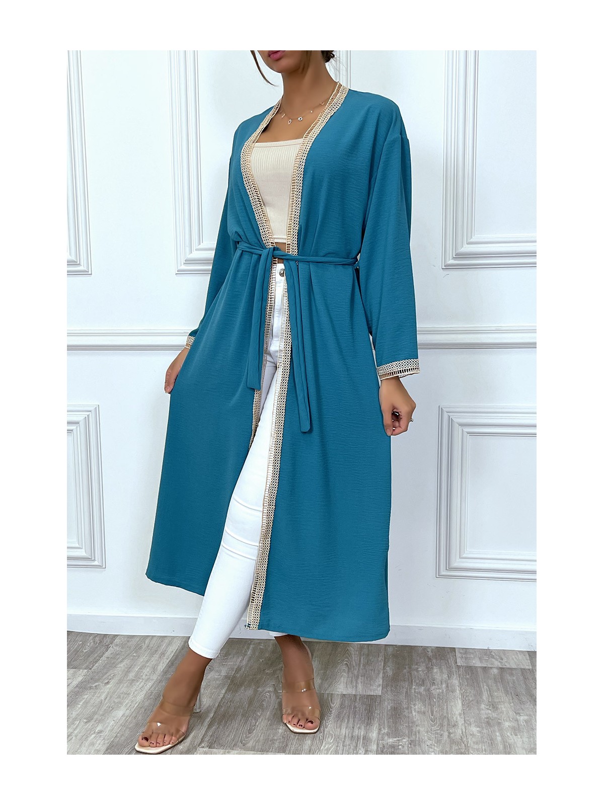 Kimono bleu canard à bordure brodé beige et ceinture - 4