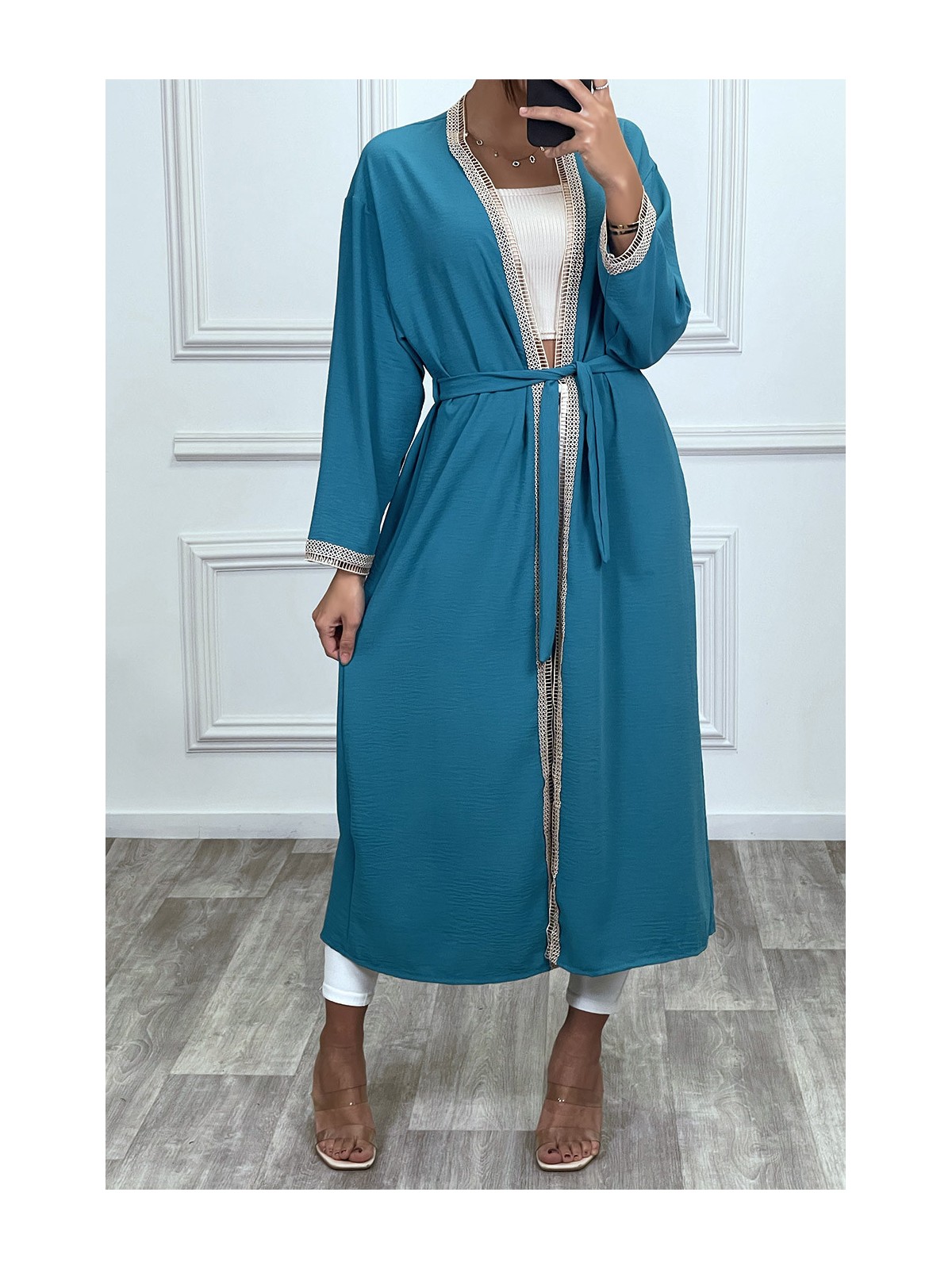 Kimono bleu canard à bordure brodé beige et ceinture - 8