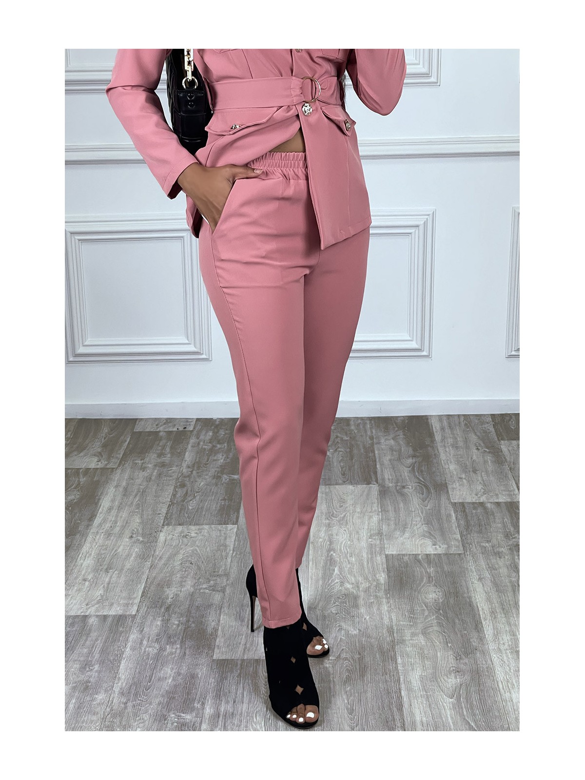 EnPEmble tailleur rose veste et pantalon avec ceinture réglable - 6