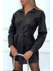 Robe chemise noire en coton cintré avec plis à la taille - 2
