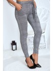 Pantalon slim gris à carreaux avec poche et ceinture. 68390 - 4
