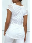 TeFTshirt Blanc fluide, matière satinée sur le devant, avec imprimé fleur en couleur - 5100 - 3