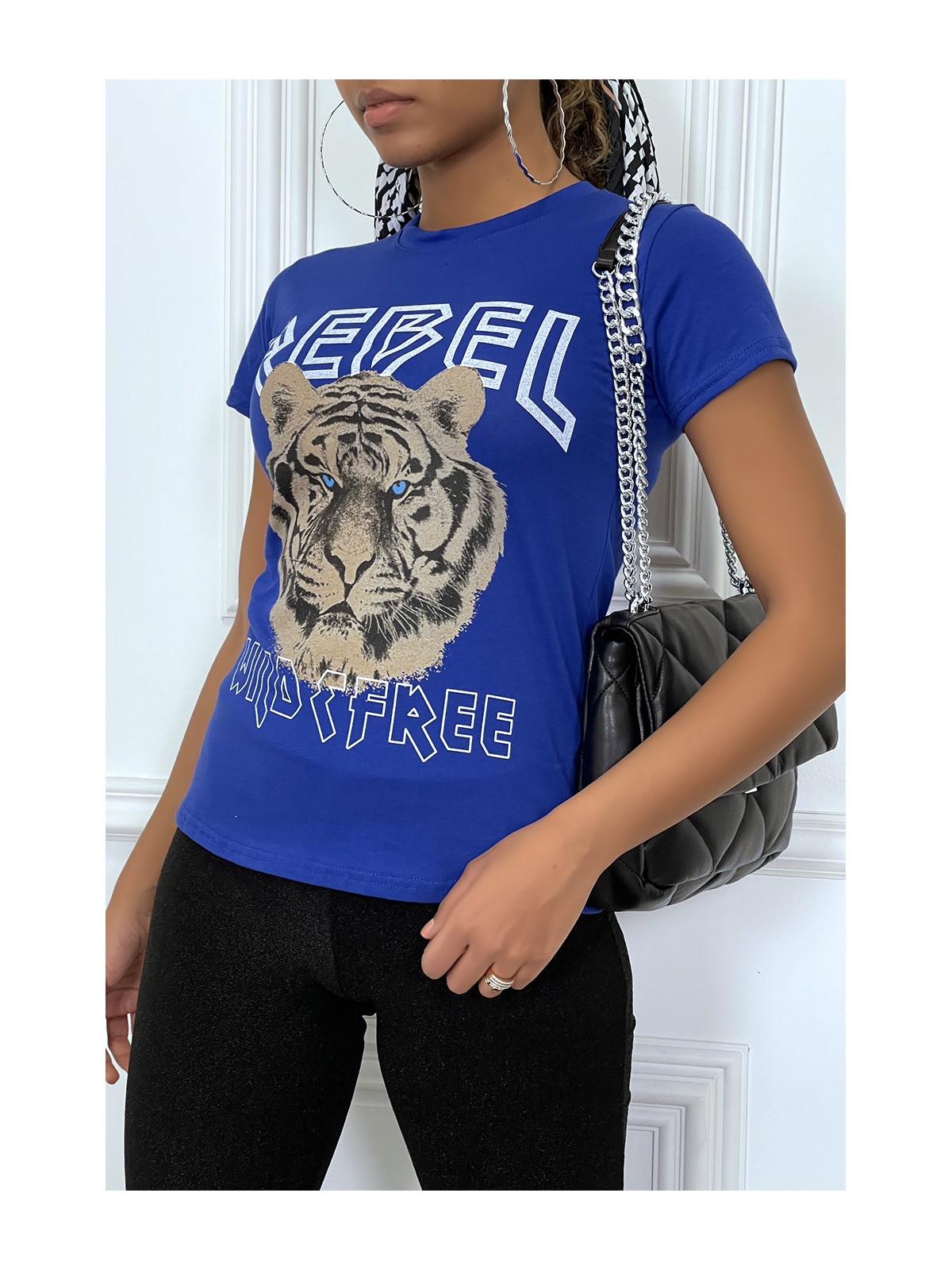 Tee-shirt royal cintrée avec écriture REBEL et tête de lion - 4