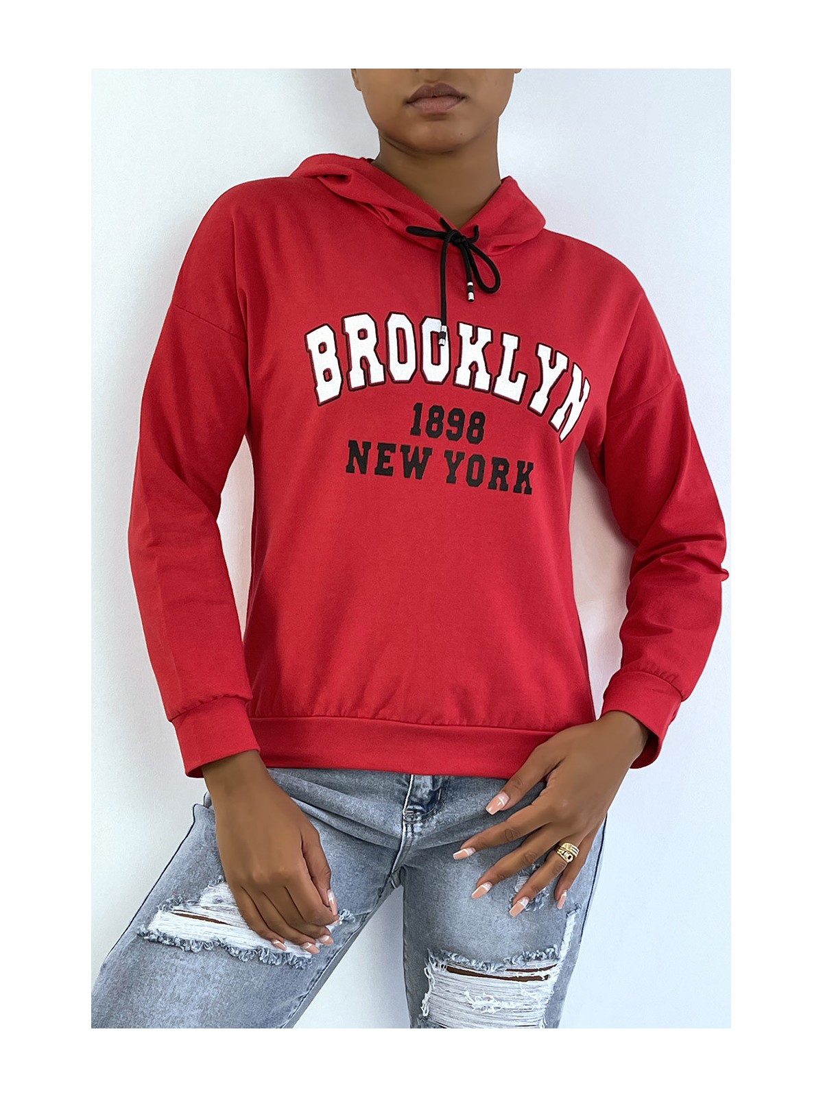 Sweat à capuche rouge avec écriture BROOKLYN 898 NEW YORK - 1
