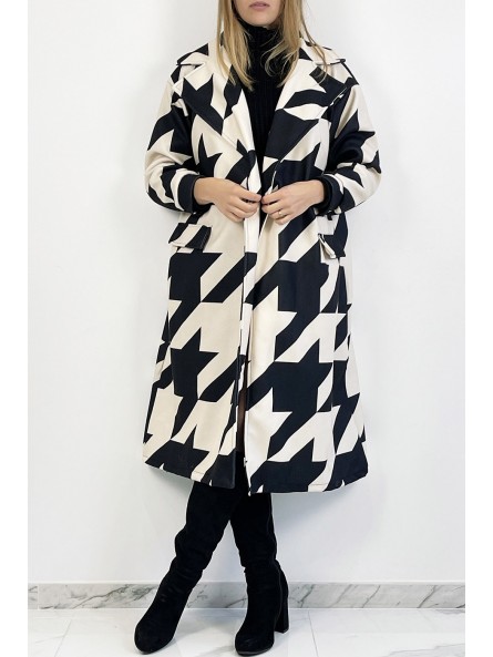 Manteau longueur mi-mollet beige à motif géométrique noir avec poche latérale col à revers et manches raglan. - 7