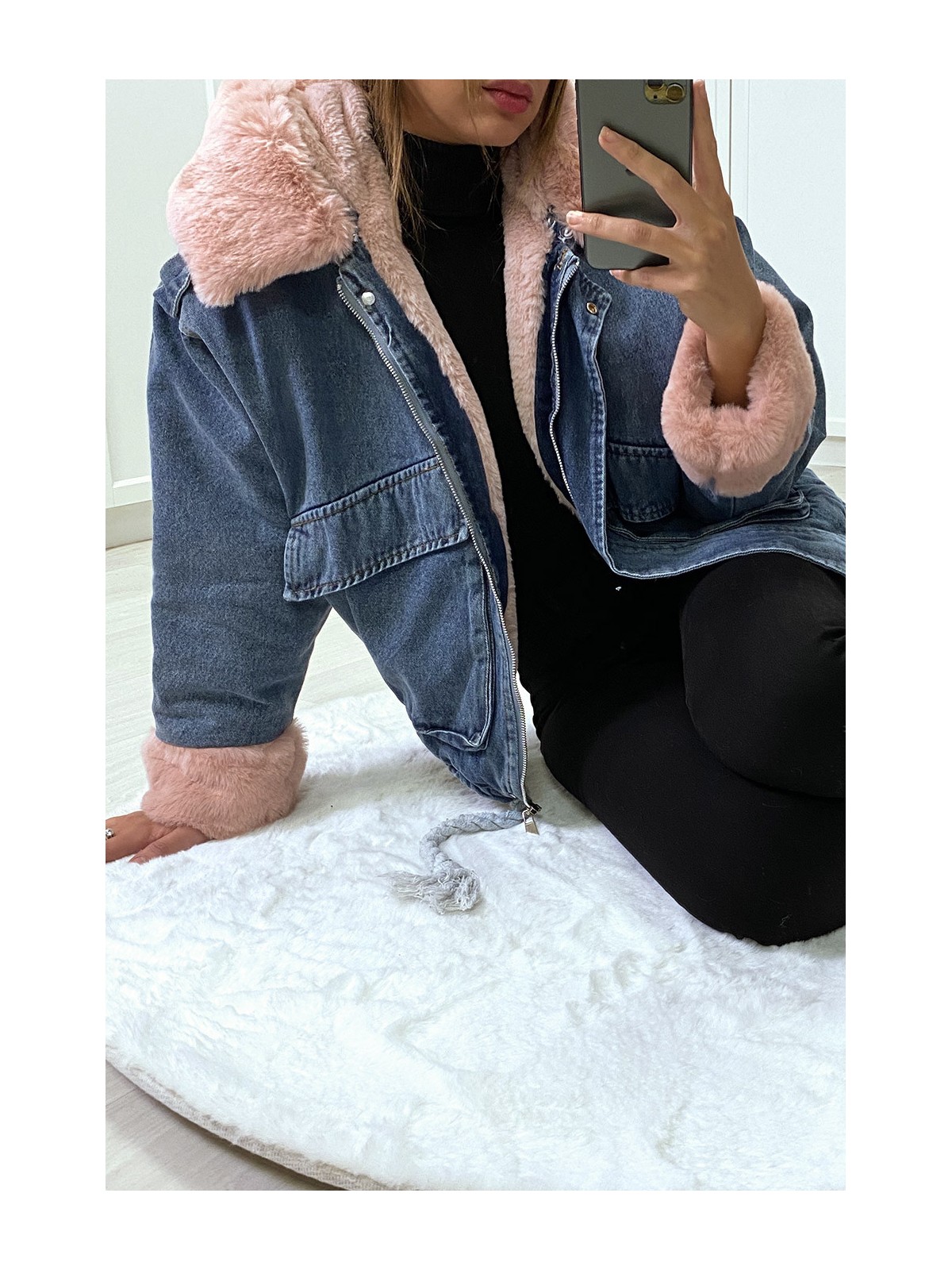 Veste en jean bleue à fausse fourrure rose et capuche - 5