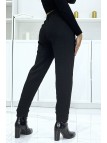 Pantalon noir à taille haute et motif relief  - 4