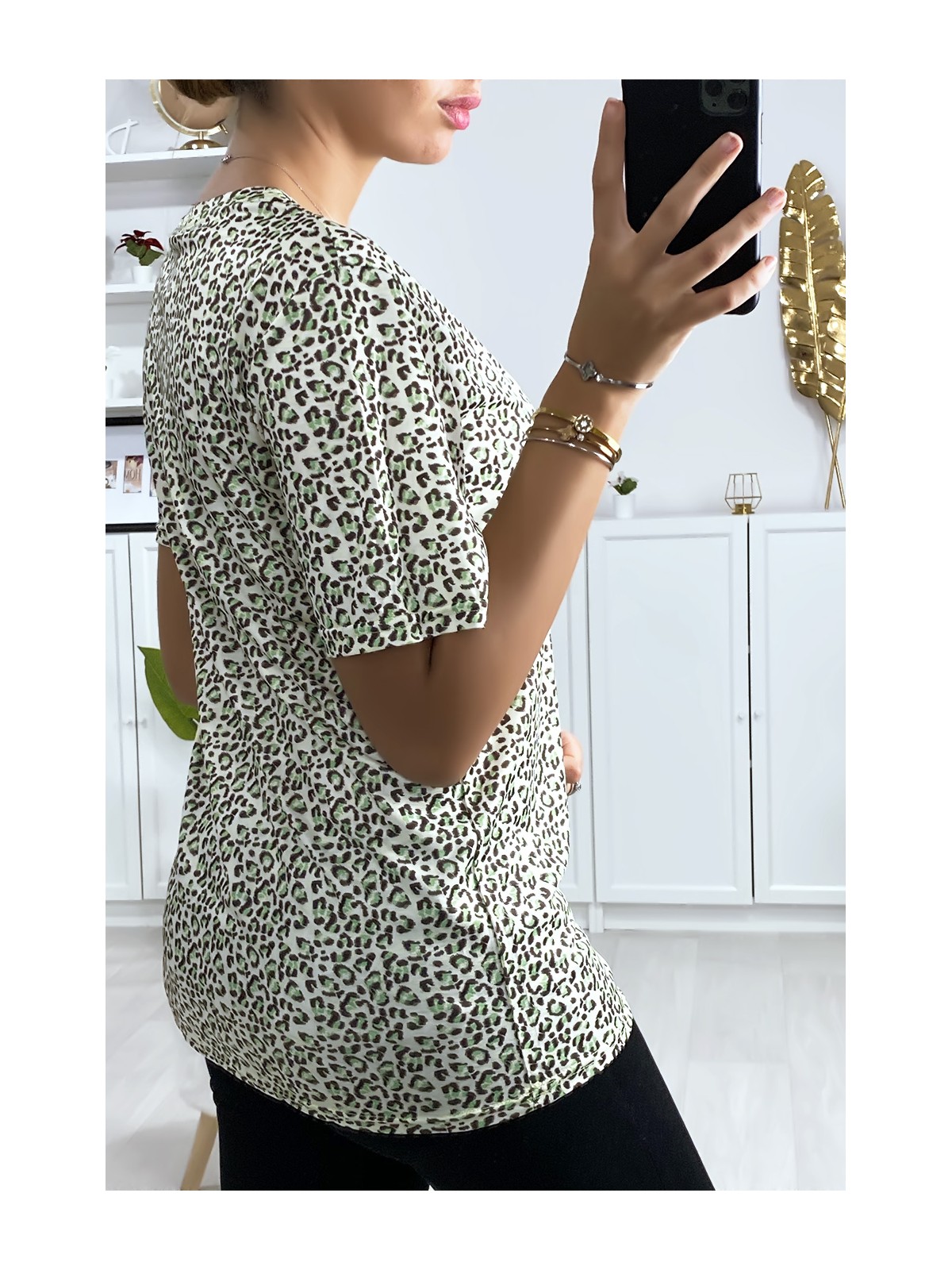 T-shirt motif léopard vert avec dessin à l'avant - 5