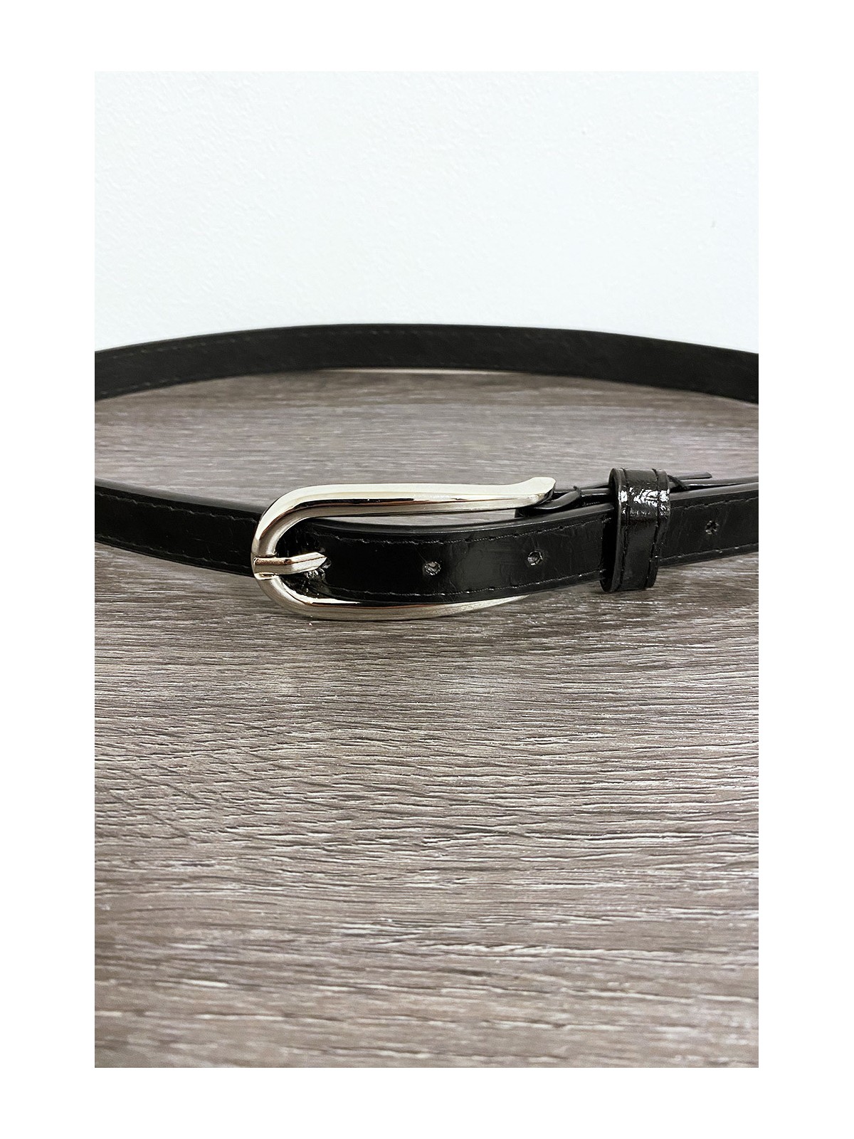 Fine ceinture noir brillant avec boucle argenté - 4