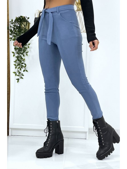 Pantalon slim bleu avec poches et ceinture. Pantalon femme - 3
