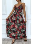 Longue robe d'été rouge à imprimé tropical et cintrée à la taille. - 2