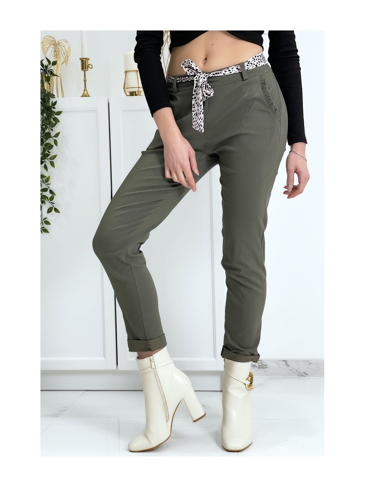 Pantalon strech kaki avec poches froufrou et ceinture - 4