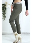 Pantalon strech kaki avec poches froufrou et ceinture - 6