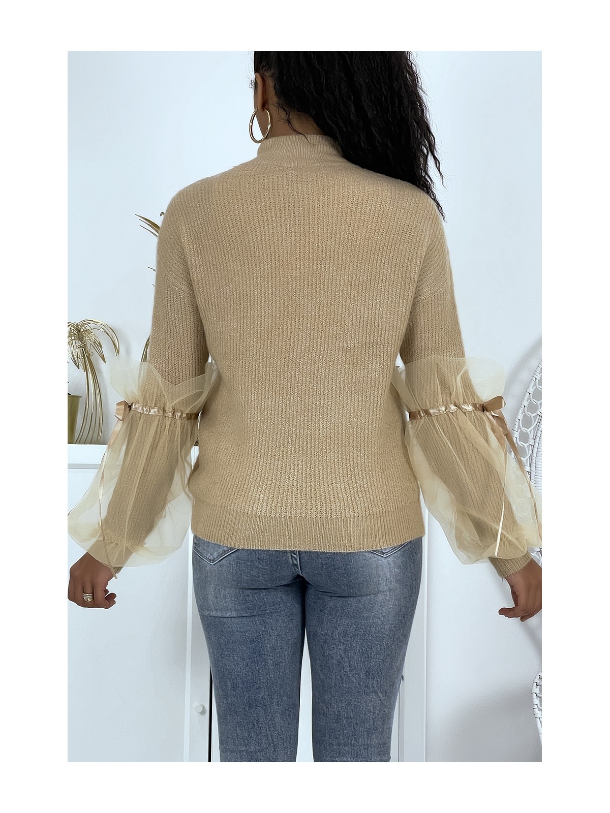 Pull col montant taupe à manches bouffantes en tulle - 5
