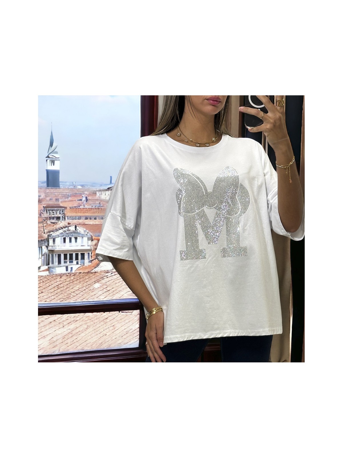 T-shirt over size blanc avec grosse écriture M en strass - 2