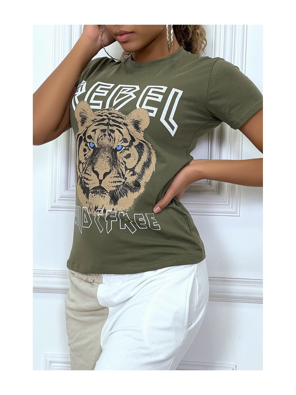 Tee-shirt kaki cintrée avec écriture REBEL et tête de lion - 3