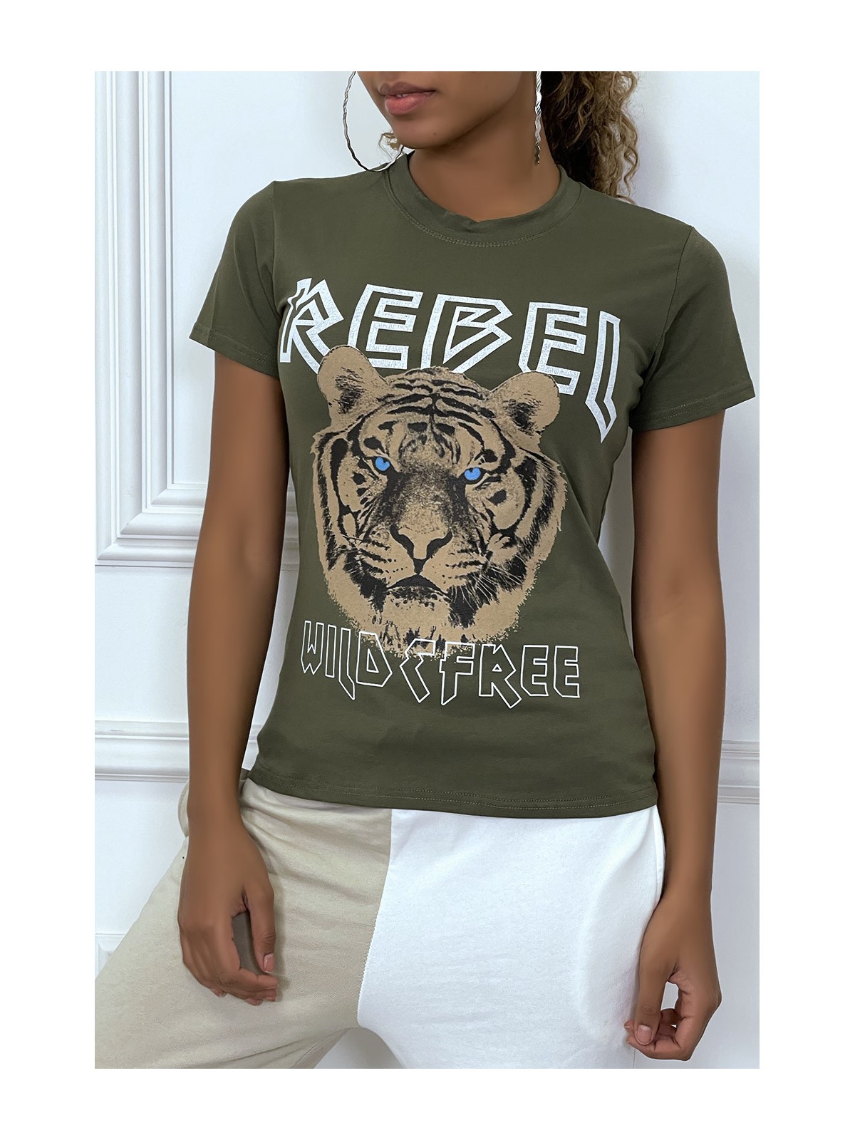 Tee-shirt kaki cintrée avec écriture REBEL et tête de lion - 6