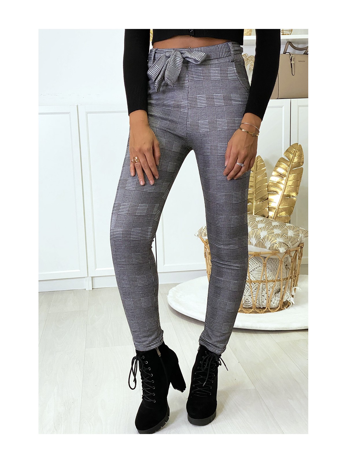 Pantalon slim à carreaux gris molletonné à l'intérieur avec poches et ceinture - 2