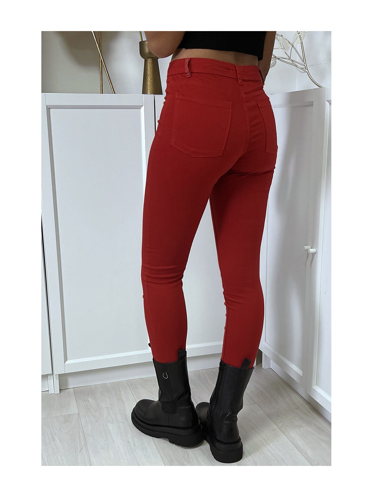 Jean slim rouge taille haute avec poches arrières - 1