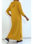 Longue robe sweat abaya moutarde à capuche - 3