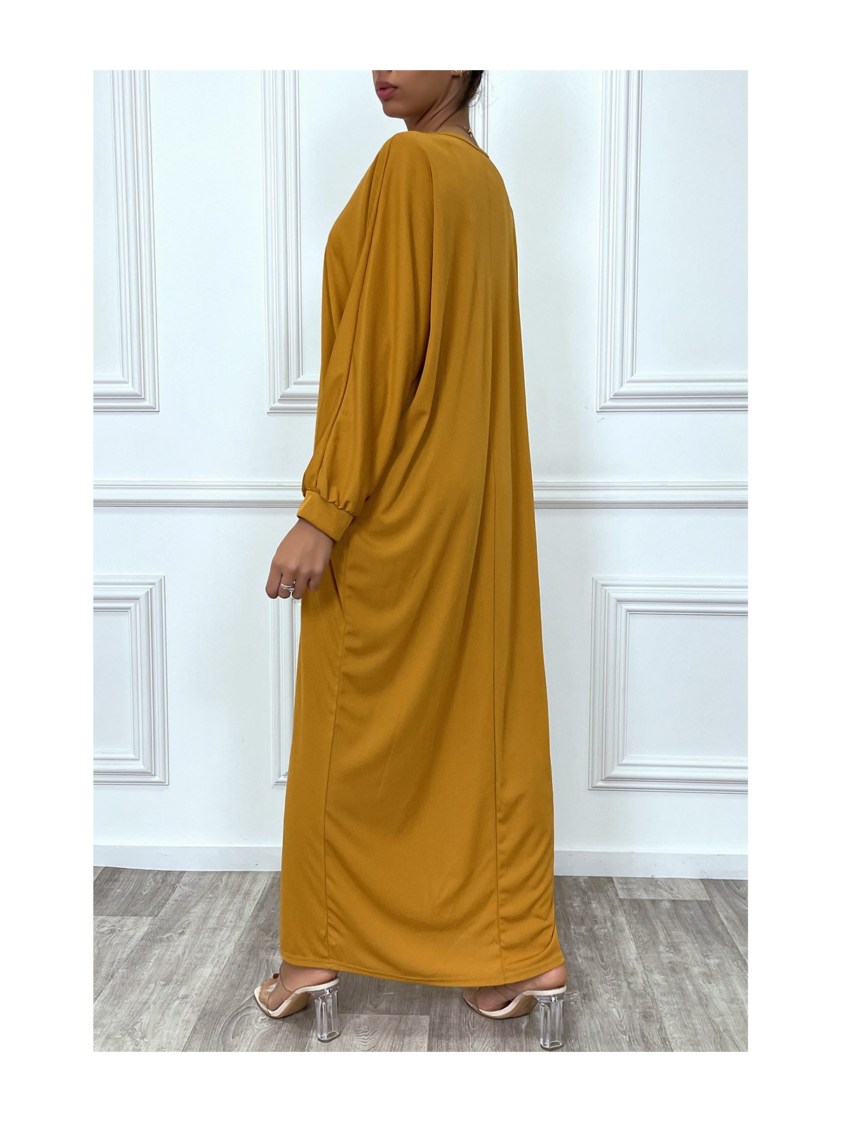 Abaya moutarde à encolure de strass et manches longues - 8