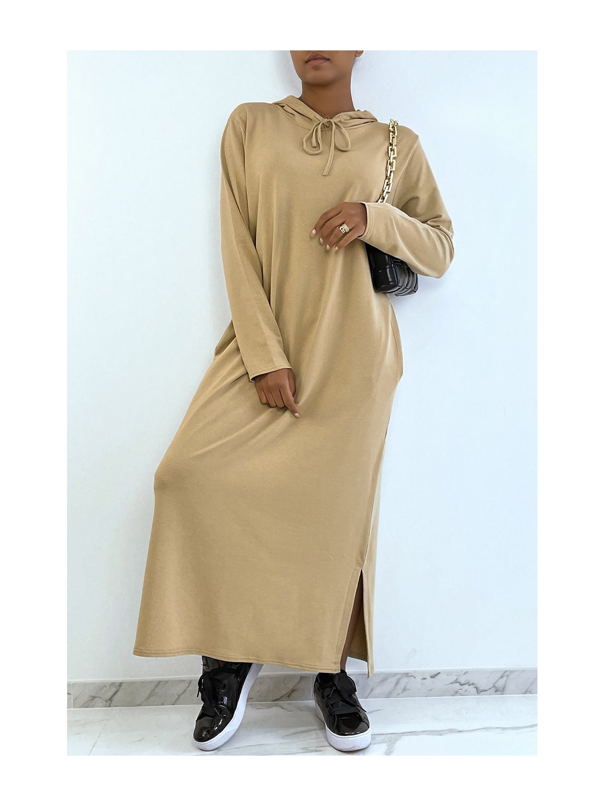 Longue robe sweat abaya camel à capuche - 5