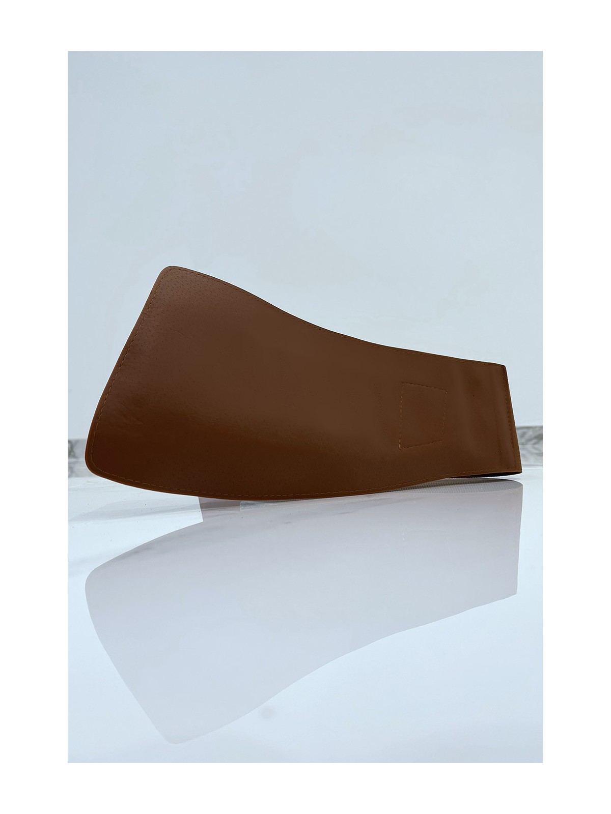 Ceinture asymétrique marron en tissus stretch et simili cuir et grosse boucle métallique - 7
