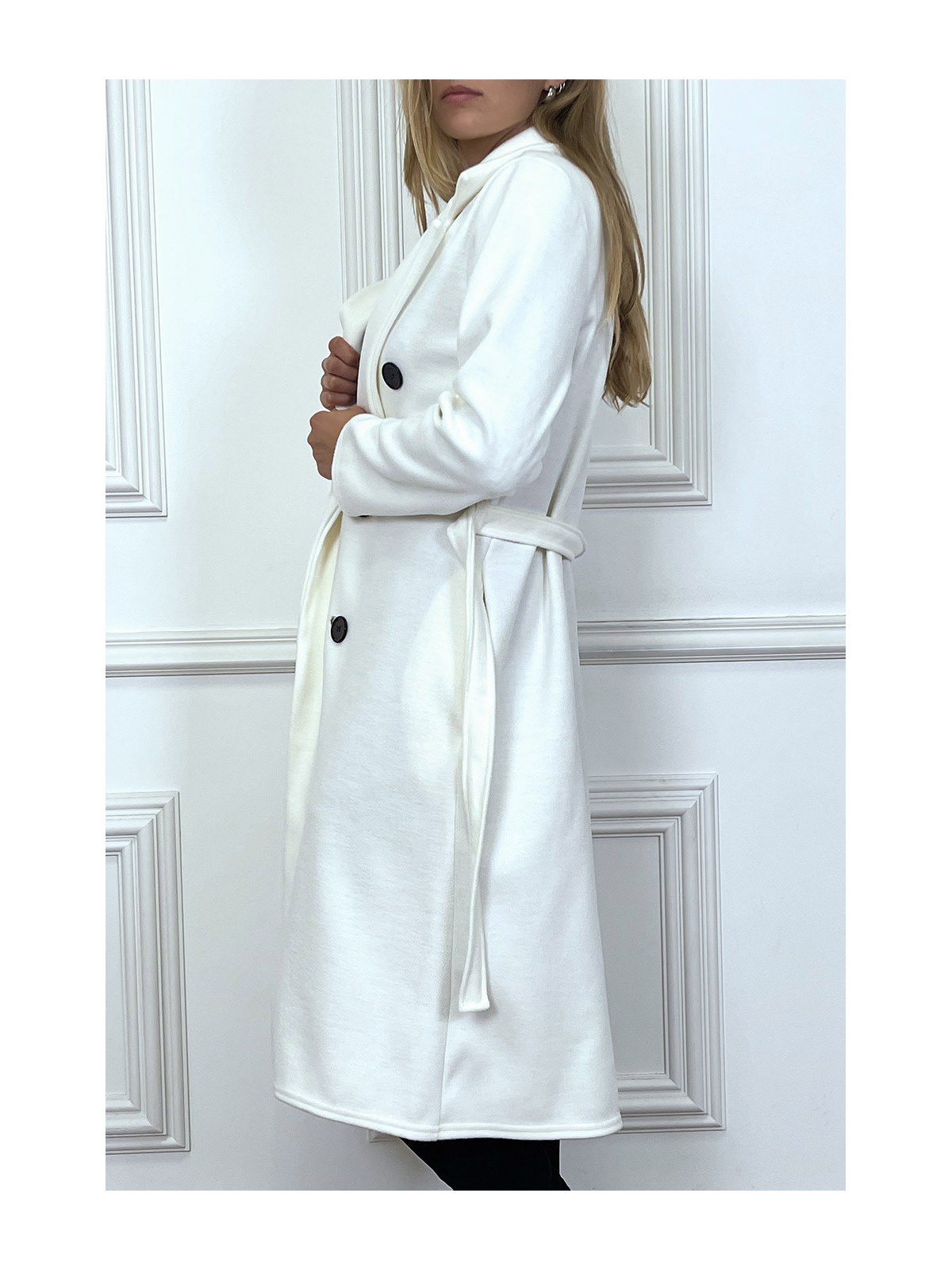Long manteau croisé en blanc avec poches boutons et ceinture - 7