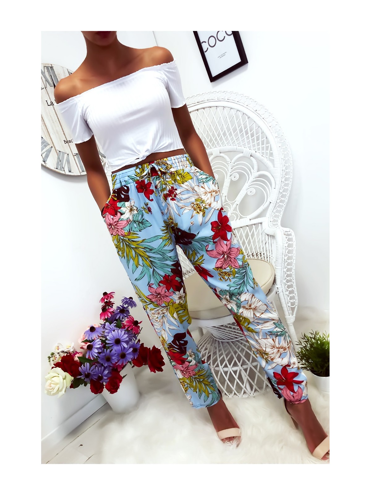 Pantalon fluide très agréable à porter en coton, motif fleuri turquoise avec poche et lacet - 1