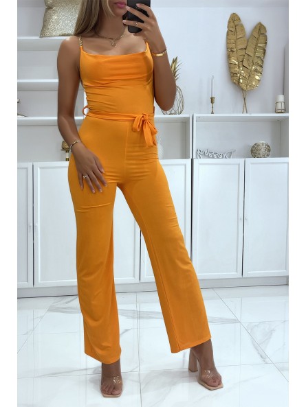 Combinaison pantalon orange à bretelles en chaines dorées et ceinture à la taille - 2