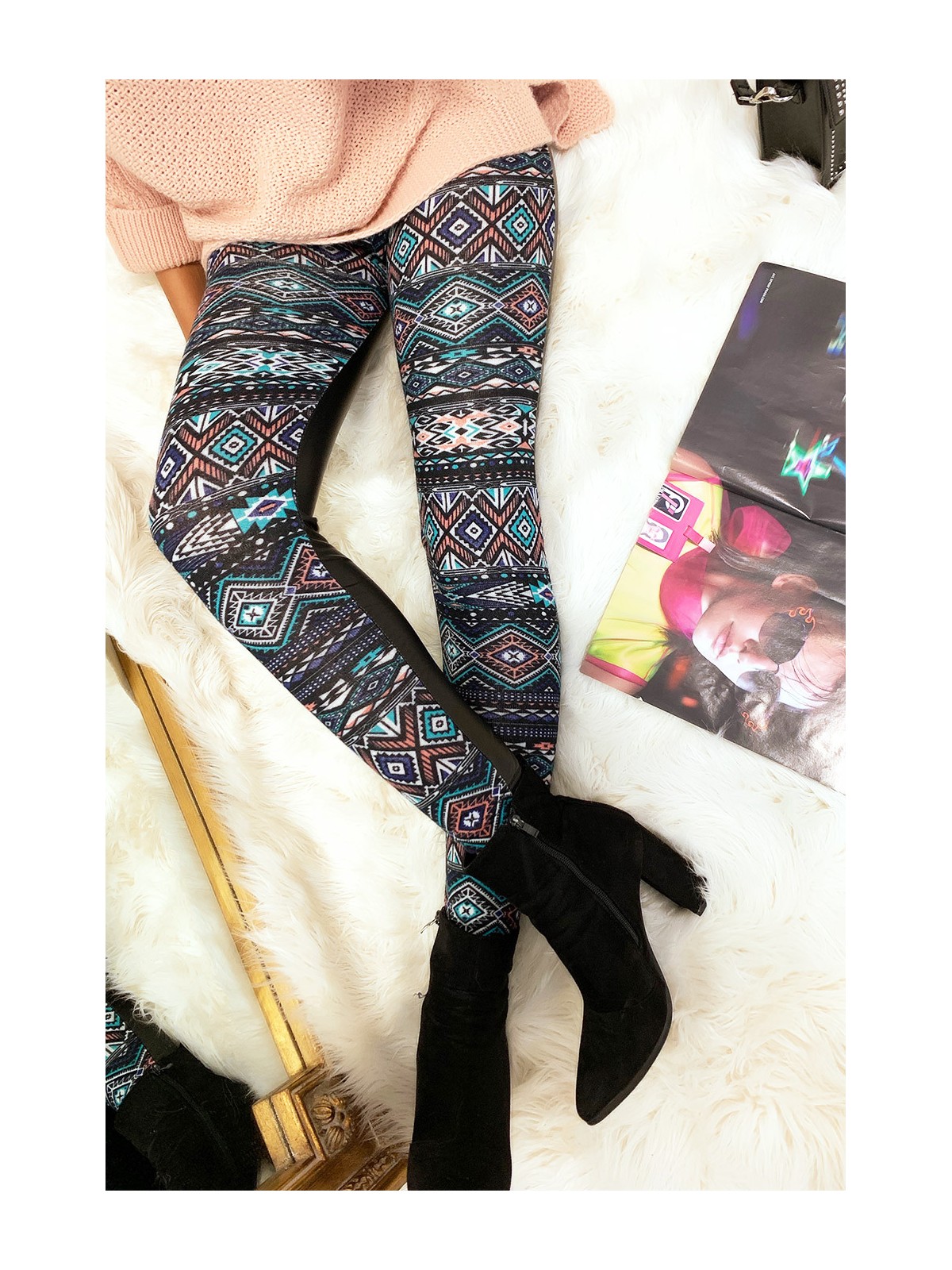 Leggings d'hiver coloré en corail et noir, motifs fantaisie et sky derrière. Style fashion. 148-2 - 6
