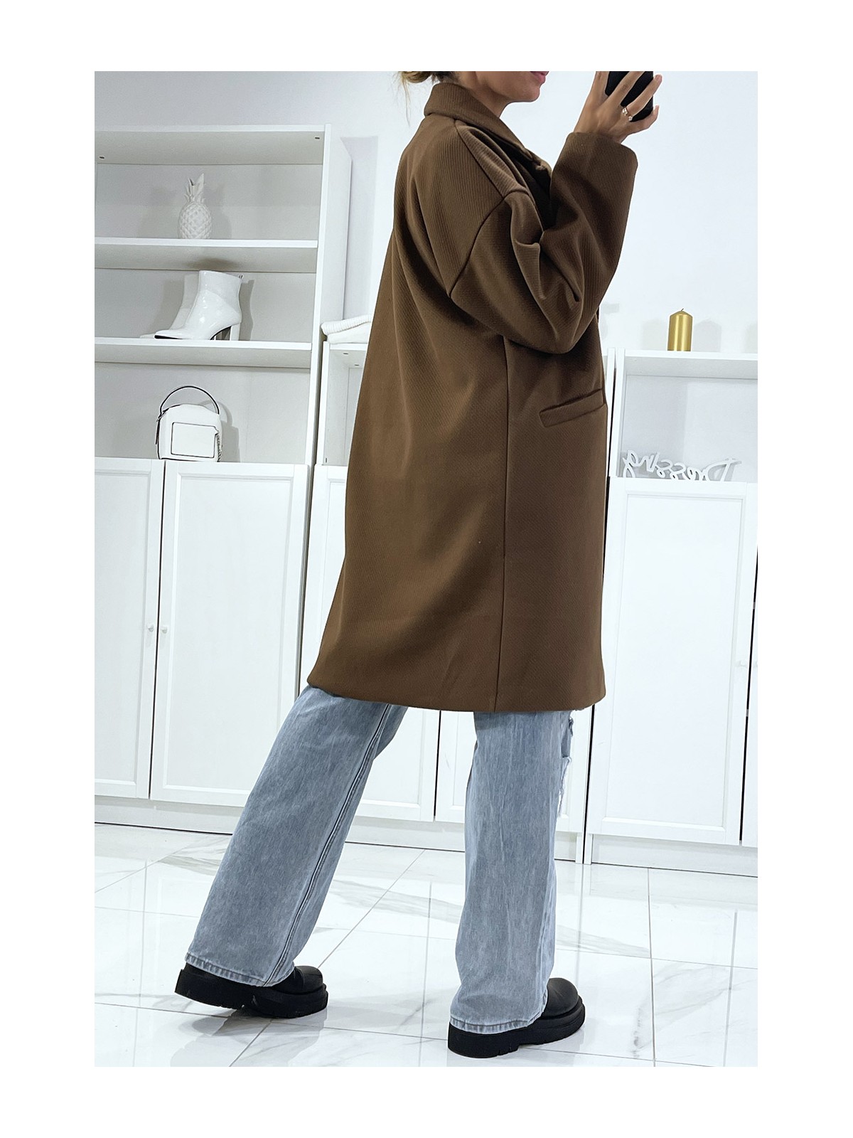 Long manteau marron avec une très belle matière doublé avec poches  - 3
