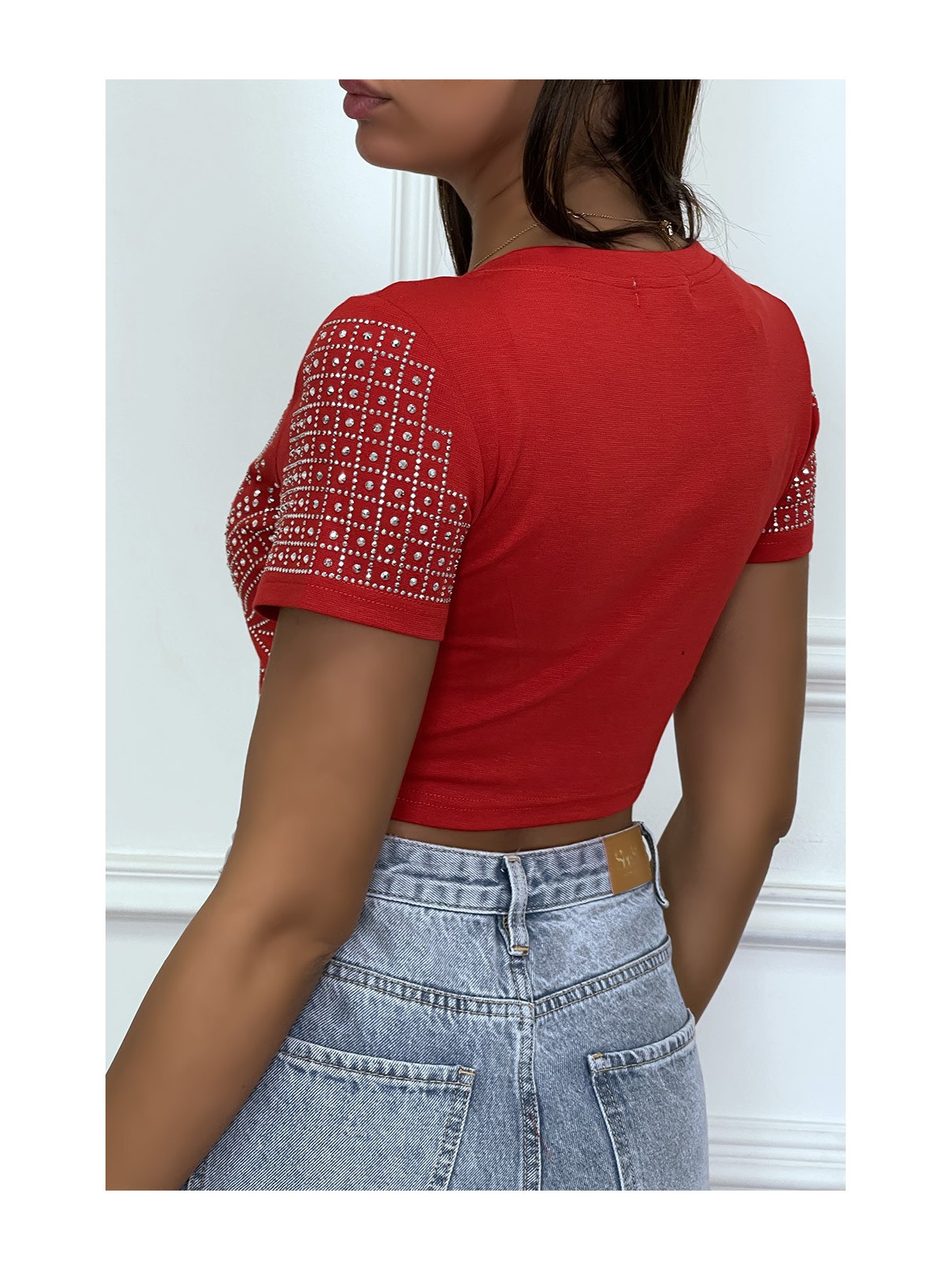 T-shirt court rouge à manches courtes avec des strass, à col rond - 4