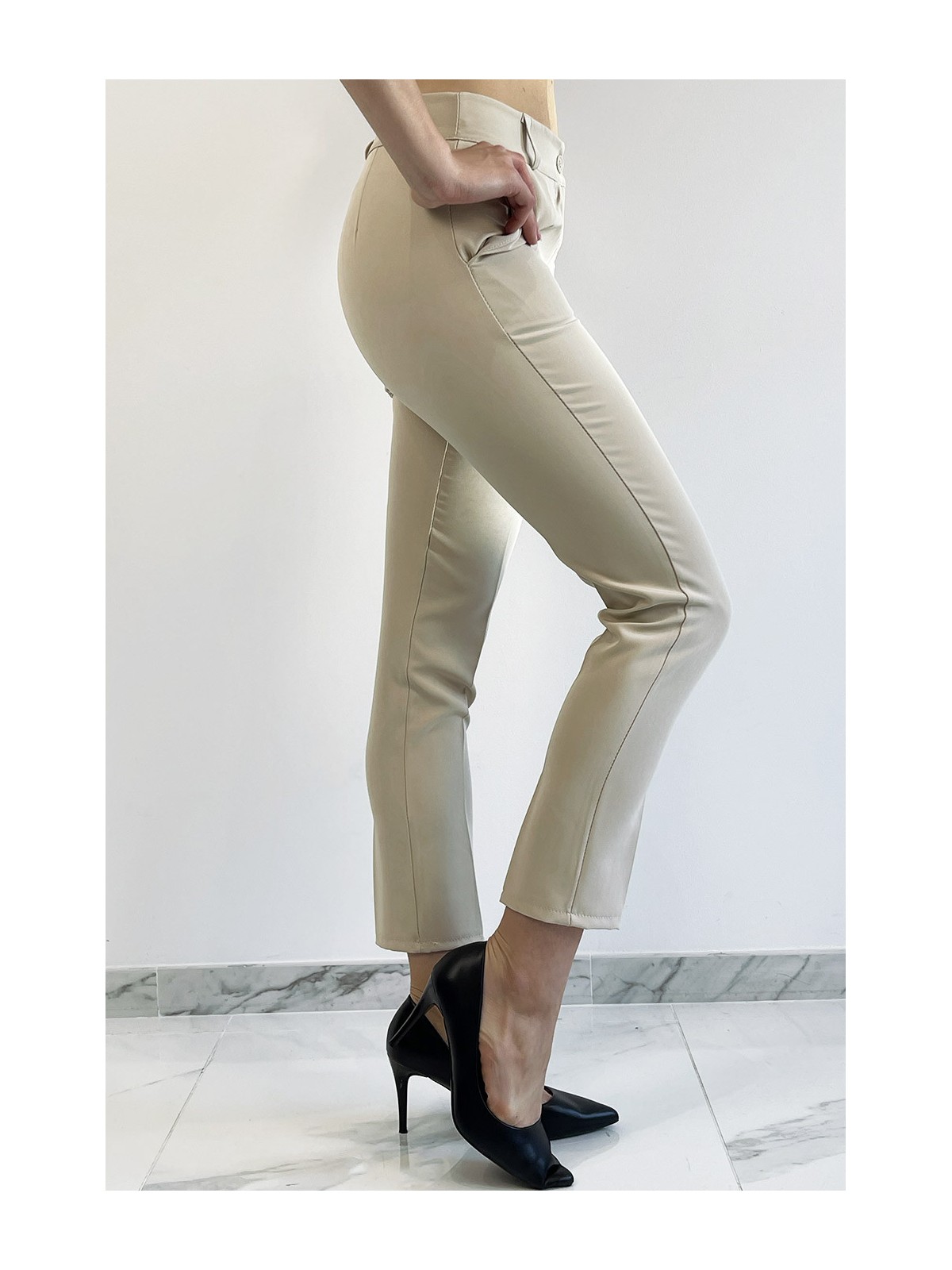 Pantalon slim beige avec poches style working girl - 4