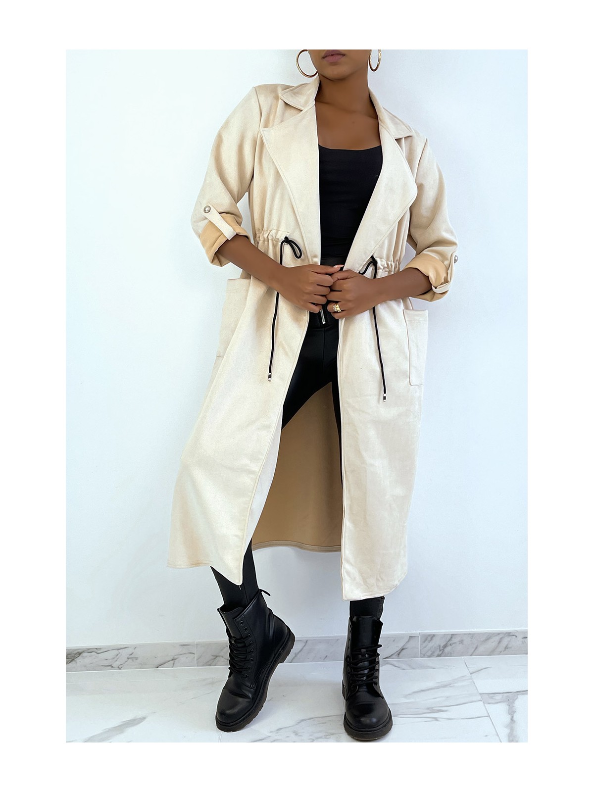 Manteau trench en suédine beige ajustable à la taille - 6